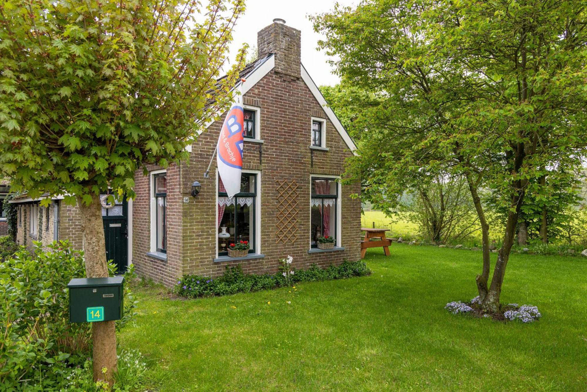 'Us Waldhuske' Villa Burgum Exterior photo